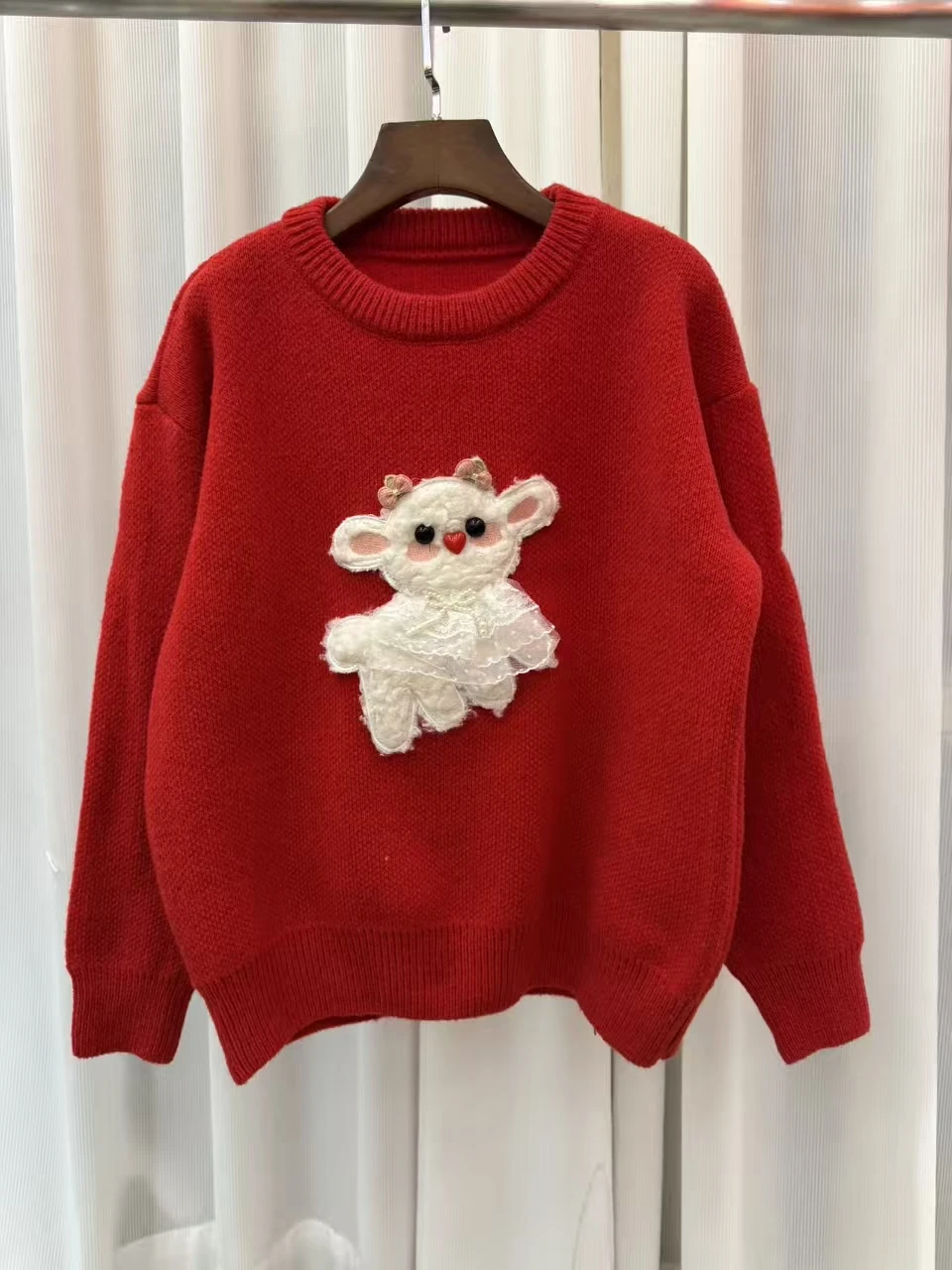 

Women's Sweet and Cute Sweater with 3D Lamb Decoration, Vintage Red Color That Makes the Skin Look Fairer, Round-Neck Sweater, Women's Autumn and Winter Daily Wear, Going Out, Dating, Warm Knitwear. This Sweater Features a Bright Retro Red as Its Main Col