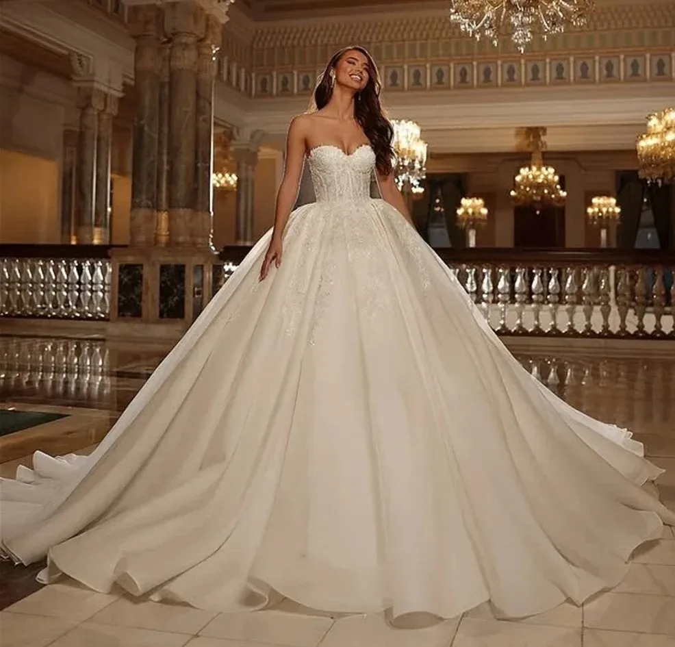 

Vintage Ball Gown Wedding Dress 2026 Sweetheart Appliques Lace Tulle Bridal Bride Gown Vestido de Noiva Robe Mariage