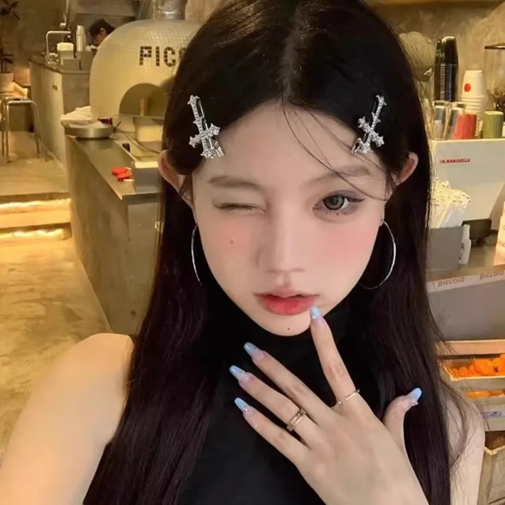 

Gothic Rhinestone Cross Shaped Hair Clips Retro Punk Styles Bangs Hairpins Women Girls Halloween Party Headdress