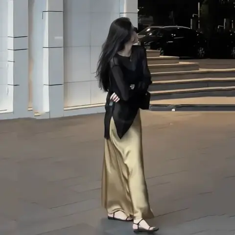 Modischer Eisseidensatin-Fischschwanzrock für Damen, schmale Passform, Frühling und Sommer, Midirock, elegante Persönlichkeit, halber Körperrock