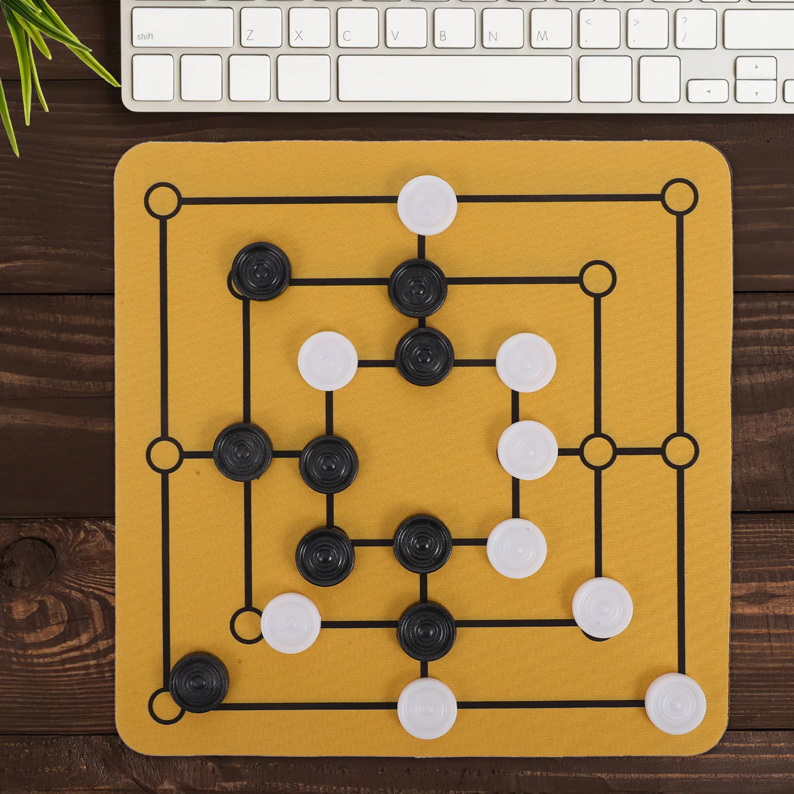 

1Set Nine Mens Morris Board Game Portable Traditional Chessboard Rubber Desktop Family Gathering Game Gathering Board Games