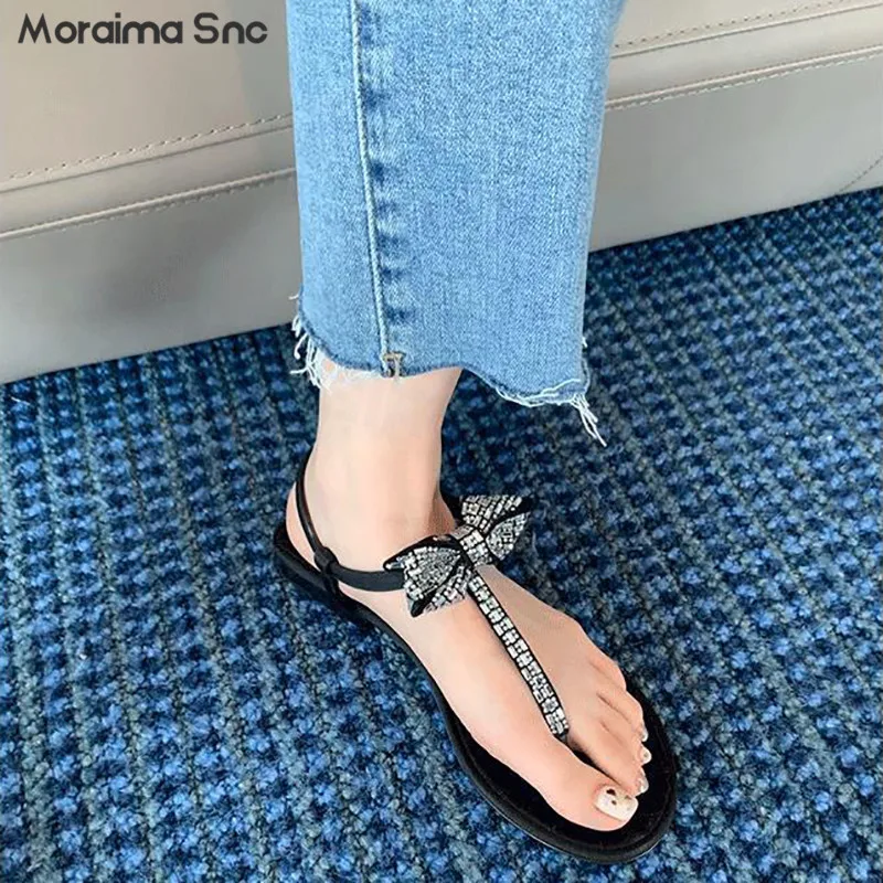 

Rhinestone Bow Flip-Flop Sandals Round Head Black T-Strap Thick Mid-Heel Sandals Summer Open-Toed Flat-Soled Fashion Sandals