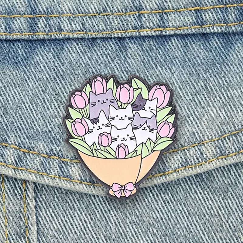 Katzen-Tulpen-Bouquet Emaille-Anstecknadeln, Niedliche Kätzchen-Blumen-Broschen, Florale Kätzchen-Anstecknadel, Tier-Schmuck-Accessoire, Geschenke für Freunde