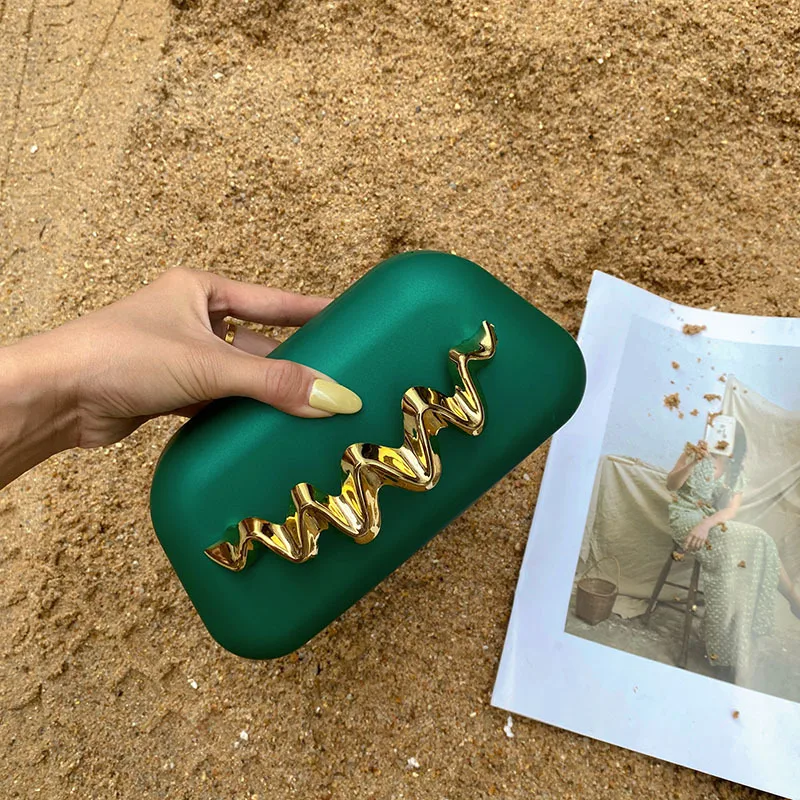 

Vintage Square Evening Bags Luxury Metallic Chain Shoulder Crossbody Bags Party Wedding Dinner Bag Ladies Clutch