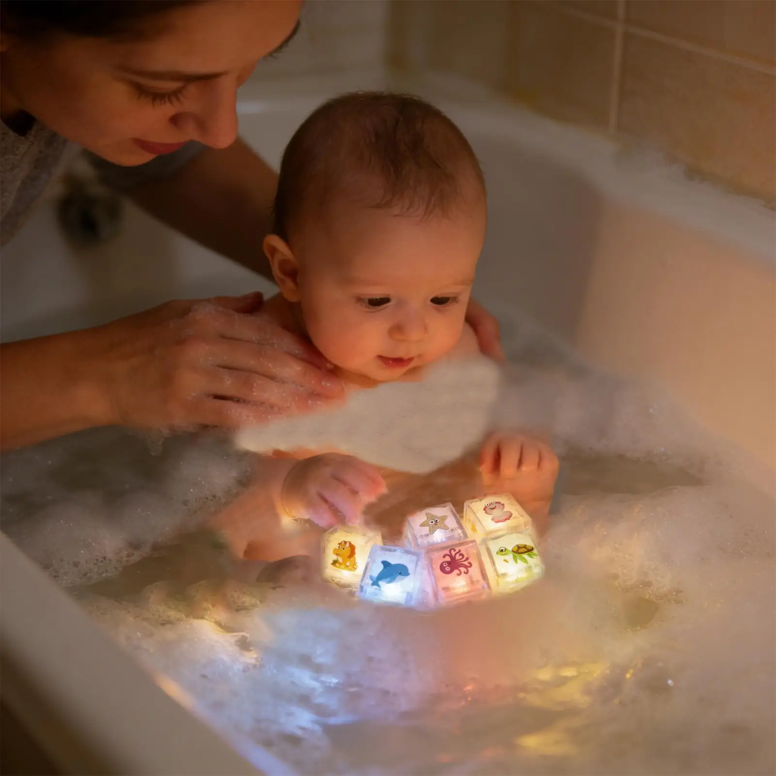 Światło LED Magiczne, Kolorowe, Wolno Migające, Emitujące Światło Podczas Kąpieli w Łazience. Kostka Lodu Świecąca w Wodzie.