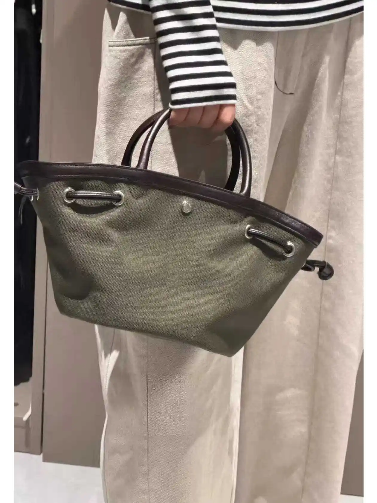 Large Capacity Canvas Tote Bag with Drawstring Bucket Handbag Color Block Design Portable Market Bag Stylish  2026