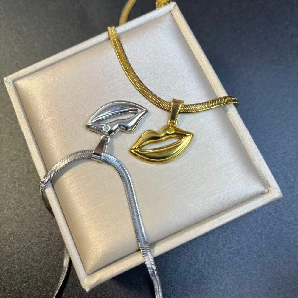 Stainless Steel Lip Shaped Pendant Necklace For Women Gold Color Charm Flat Snake Blade Chain Choker For Girl Everyday Jewelry