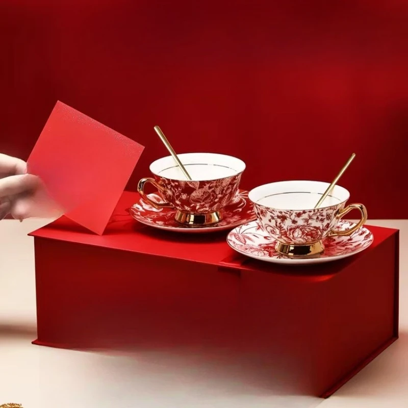 Engagement, wedding gifts, high-end practical gifts for newlyweds and brides, and coffee cups for girlfriends.