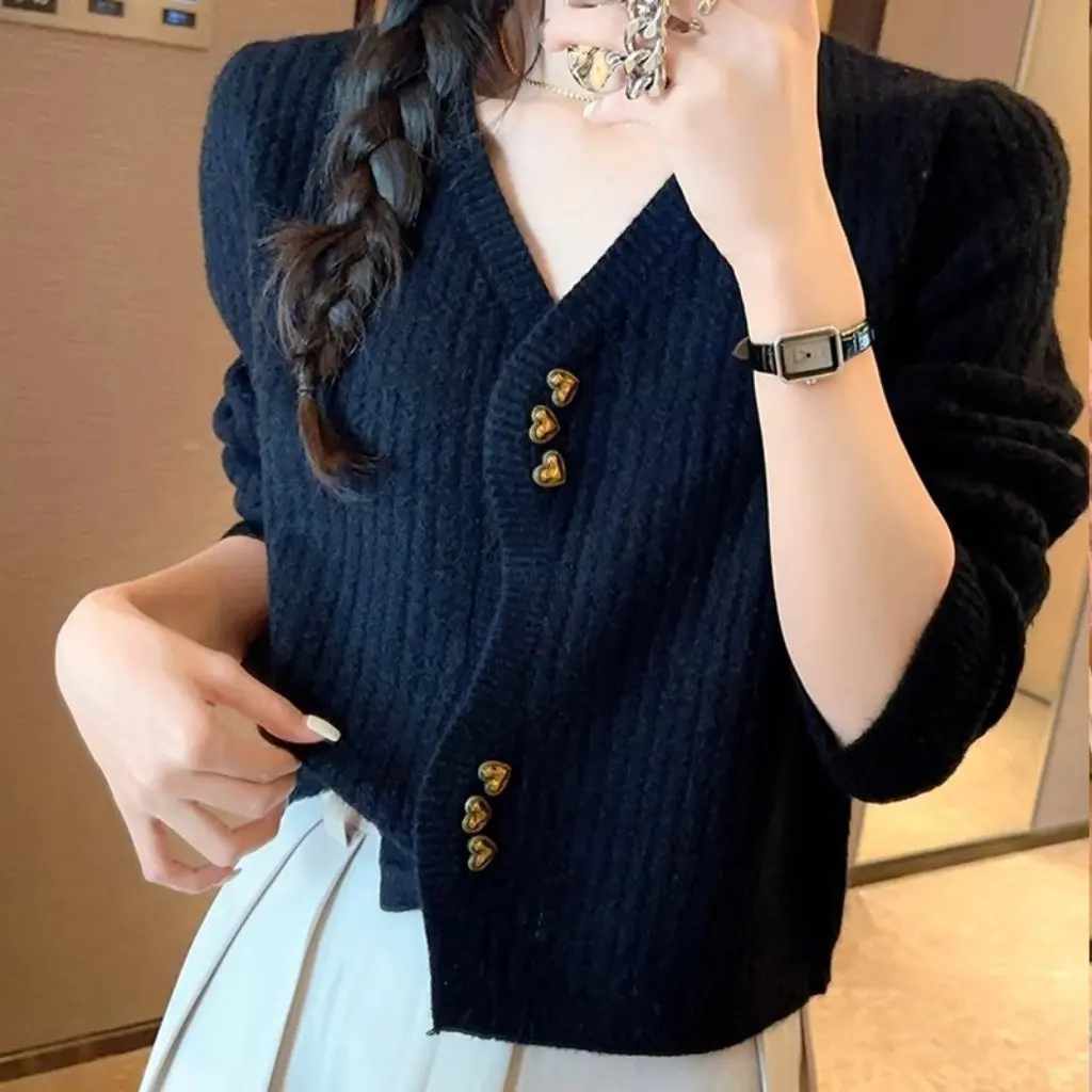 

Soft Waxy V-neck Knitted Cardigan Short Sweater Coat Top with Love Buttons for Autumn Winter Fashion Stylish Women's Top