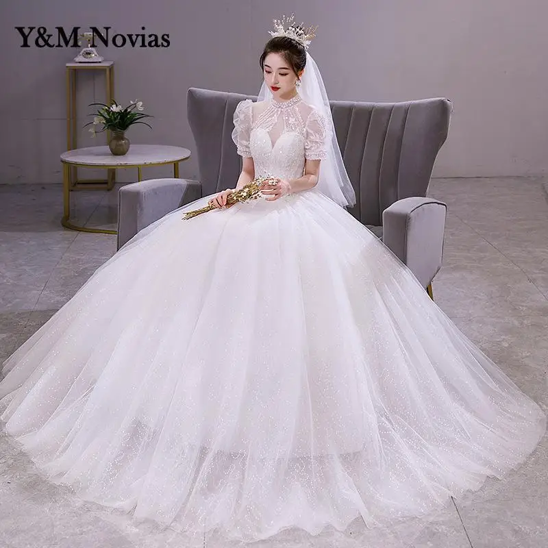 Y & M Novias Nieuwe Licht Trouwjurk Bladerdeeg Mouw Hoge Hals Luxe Kant Applicaties Bead Lovertjes Droom Bruid Gown plus Size Illusion