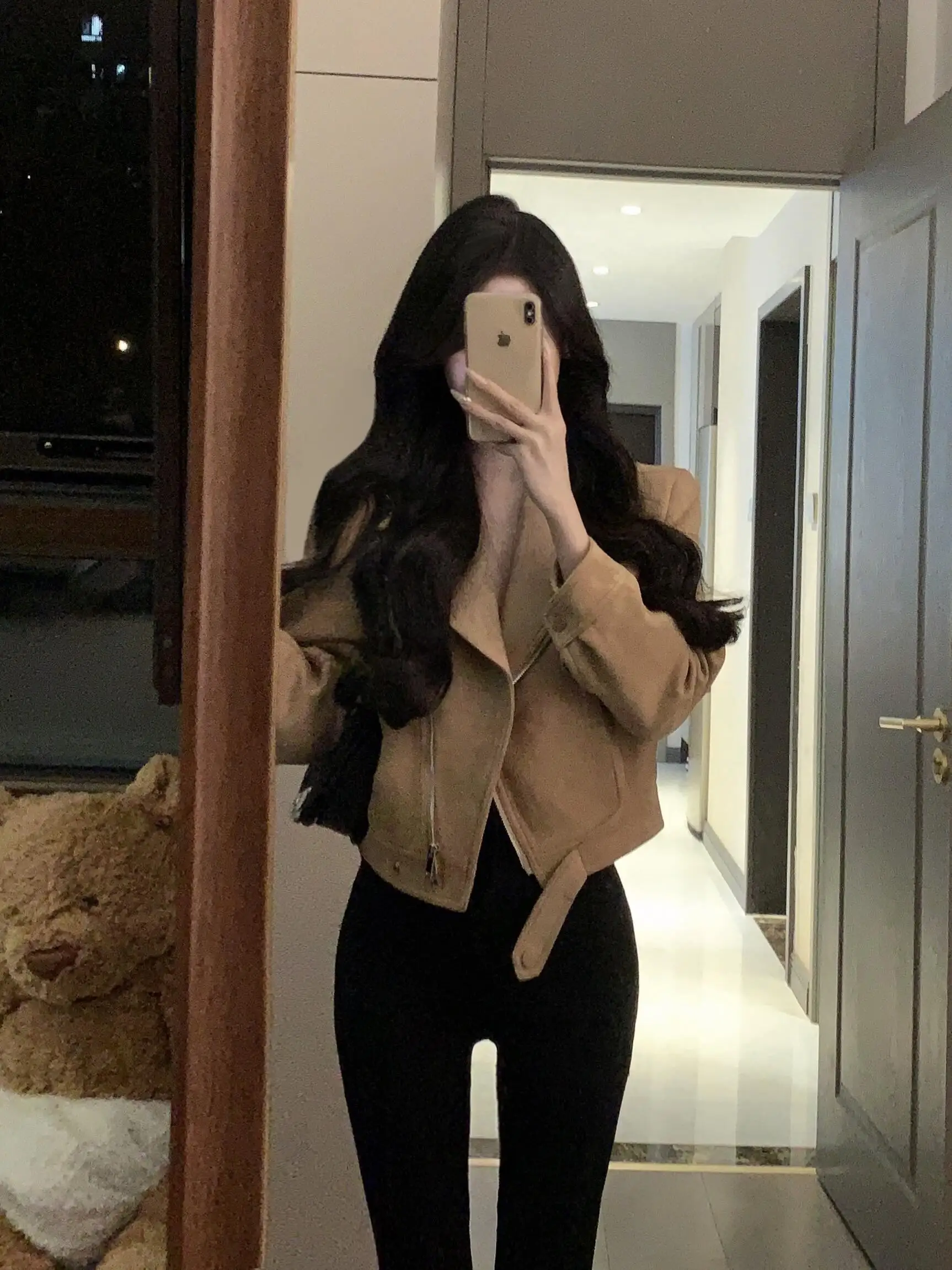 

American Style Brown Short Suede Jacket Women's Early Spring Slim Fit Waist Cinch Motorcycle Leather Jacket Top