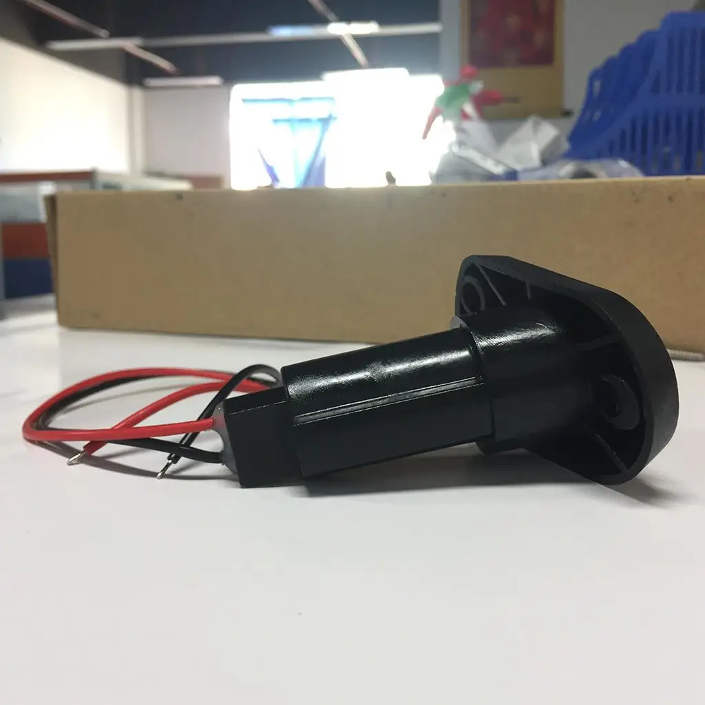 

2 Pin Pole Light Base Black Nylon Boat Stern Navigation Plug in Base Marine for Sailing Vessels