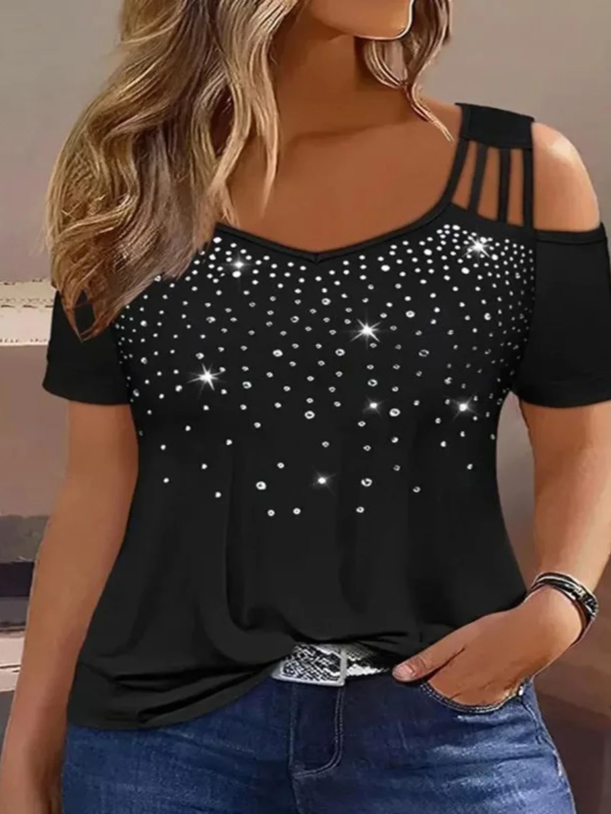 

Off-oulder Hollowed out Top Women's Color Street Sle Loose Fit ort Sve round Ne Summer T-irt