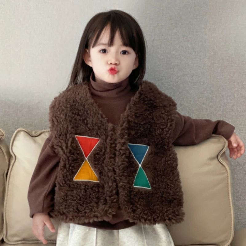 Chaleco de reloj de arena colorido para bebés y niños, Chaqueta de algodón para niñas, abrigo cálido de piel divertida, nueva versión coreana, otoño e invierno, 2024