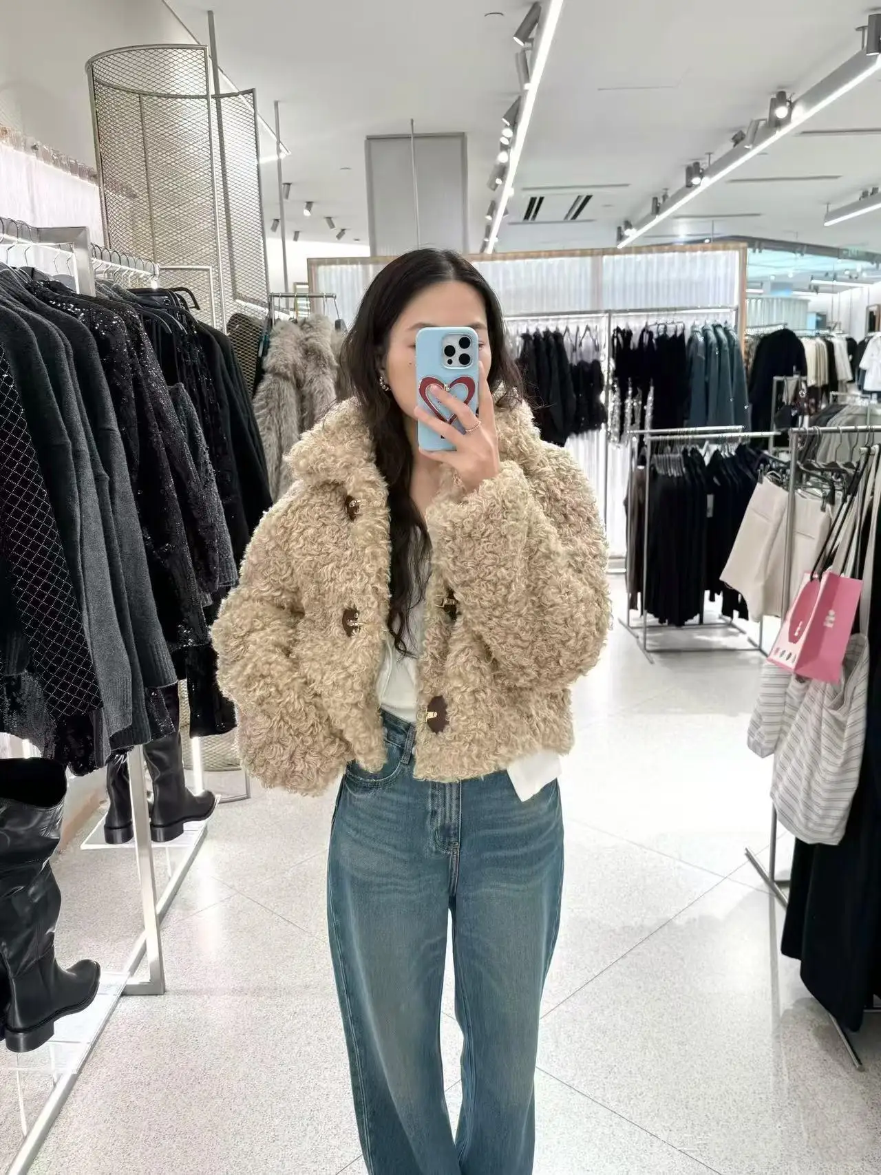 เสื้อโค้ทขนแกะสำหรับผู้หญิง คอลเลคชั่นฤดูใบไม้ร่วง-ฤดูหนาว รุ่นใหม่ล่าสุด ทรงหลวม สไตล์ลำลอง บุขนแกะ แขนยาว ผ้าโพลีเอสเตอร์