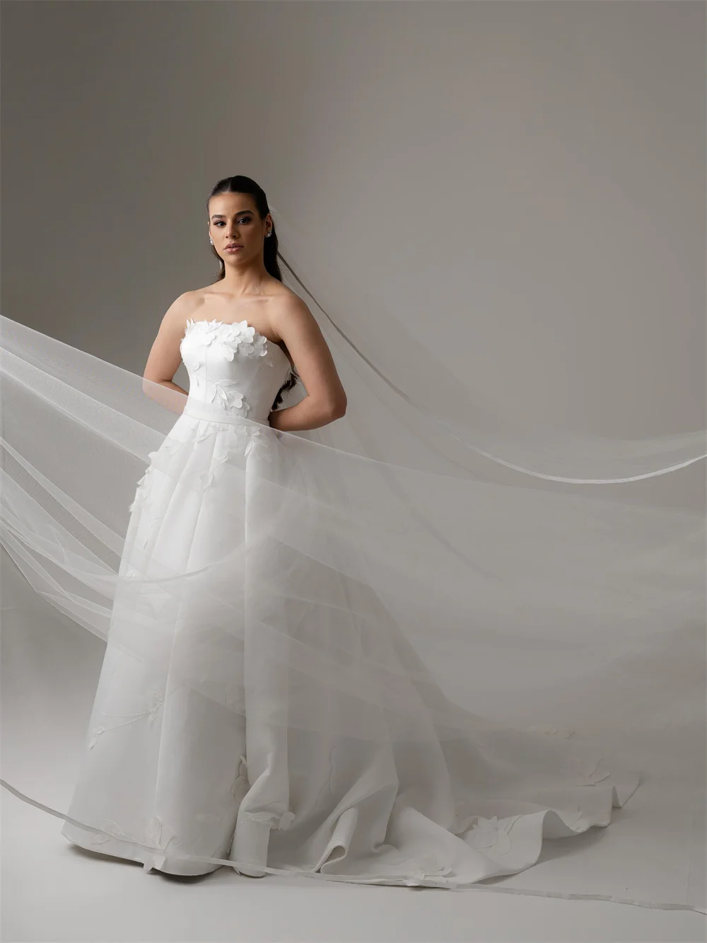 Tokyo Custom White Strapless Floral Wedding Dress Long Tulle Veil Elegant Floor Length Wedding Gown Formal Bridal Wear