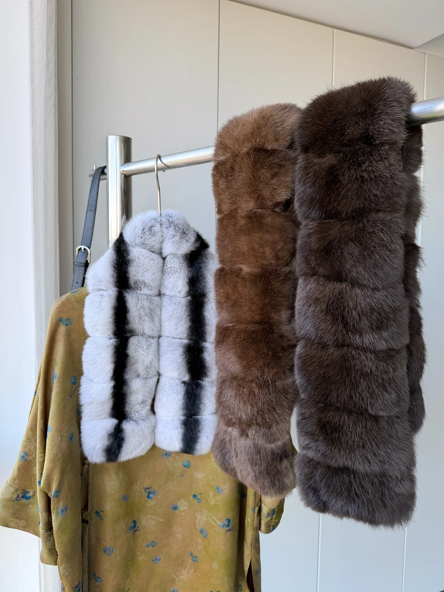 Echarpe-en-fourrure-de-lapin-retro-chaleur-et-elegance-pour-femme-couleur-violette-cache-cou-en-fourrure-accessoire-de-mode-hivernal-polyvalent