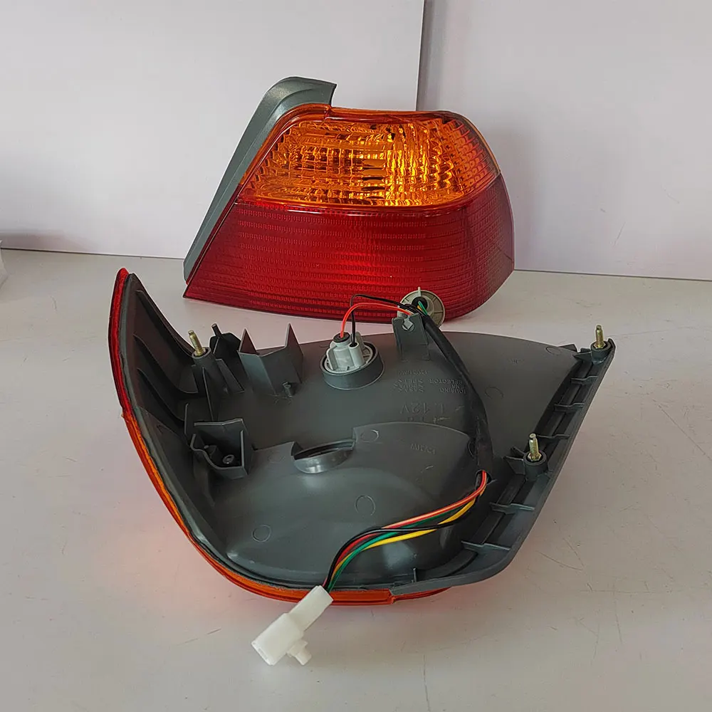 

2Pcs Car Tail Lamp Turn Signal Brake Lights For Toyota SPRINTER AE110 AE114 81550-1E110