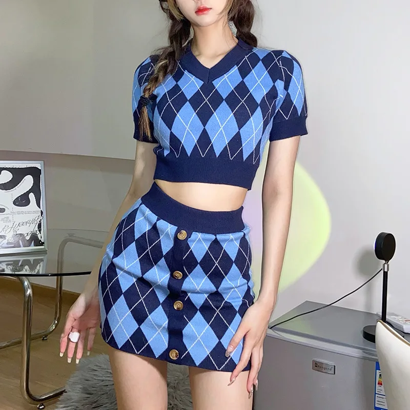 Women\'s Fashion Sweater Skirt Suit Slim V-Neck Knit Retro Sexy Nightclub Short Sleeve Crop Top Short Miniskirt Dress 2 Piece Set