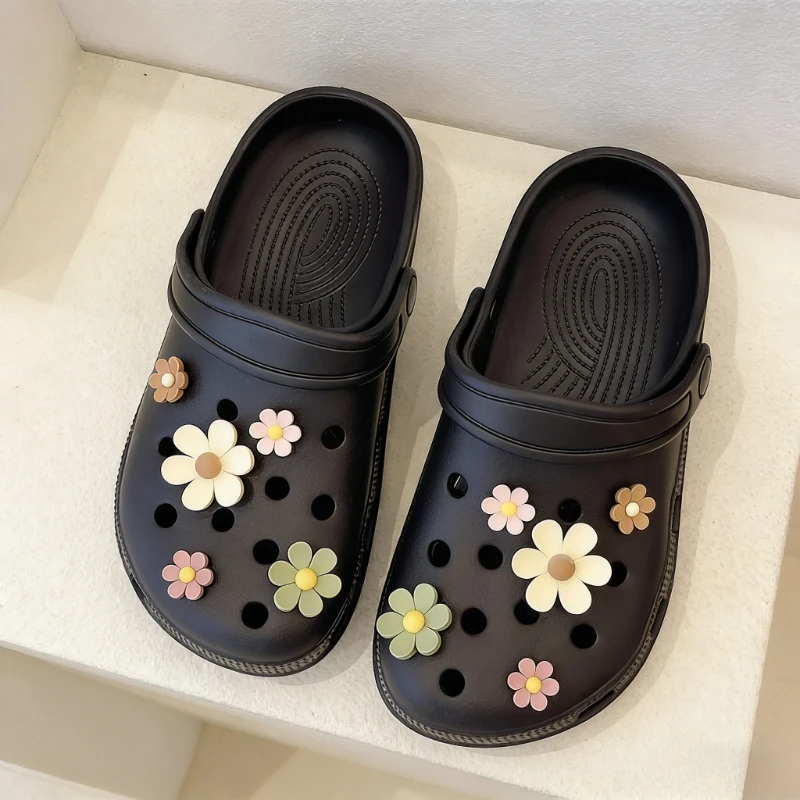 New Best Selling Hole Shoes Charms Ready To Put on White Daisy Sunflower Combination Suit Shoe Buckle Girlish Shoes Accessories