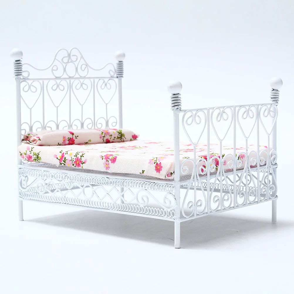 1:12 cama de casal de metal com colchão estampado de flores mini casa móveis em miniatura acessório de quarto (branco)