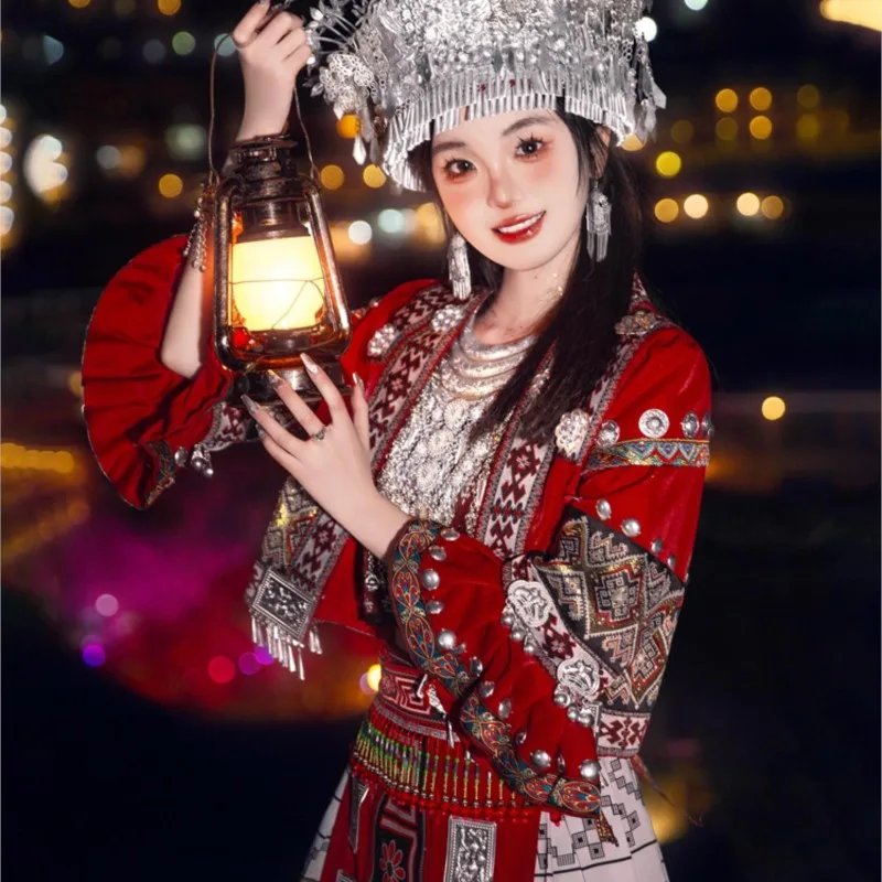 

Long national dress female red set headgear collar style photo