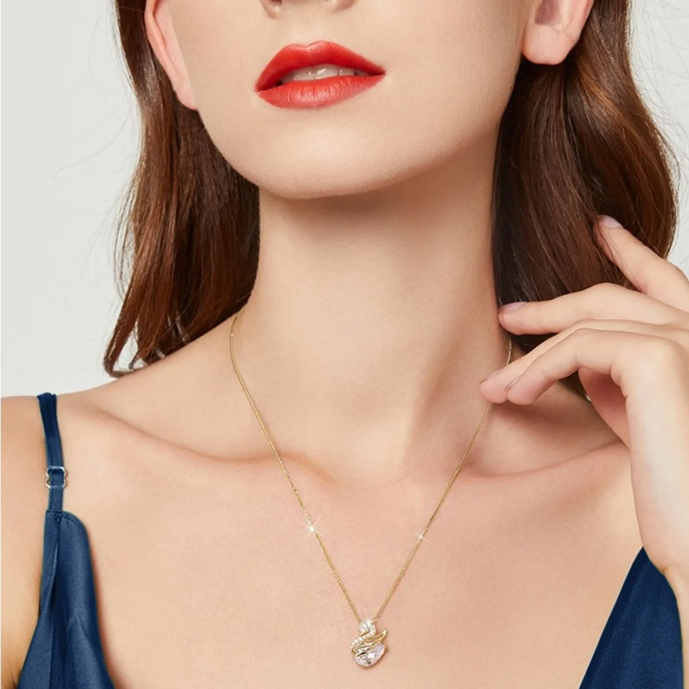 Fashion Rhinestone Swan Bird Pendant Necklace For Women Elegant Zircon Swan Choker Chain Office Party Jewelry Lady Friend Gifts image 2