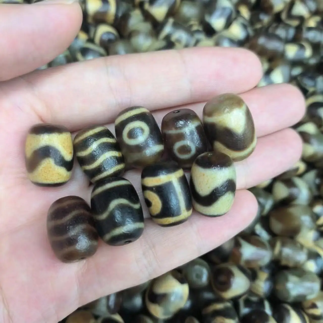 

100pcs/lot natural agate dzi wholesale barrel beads yellow black old Various patterns Making a Bracelet Necklace Earrings taki