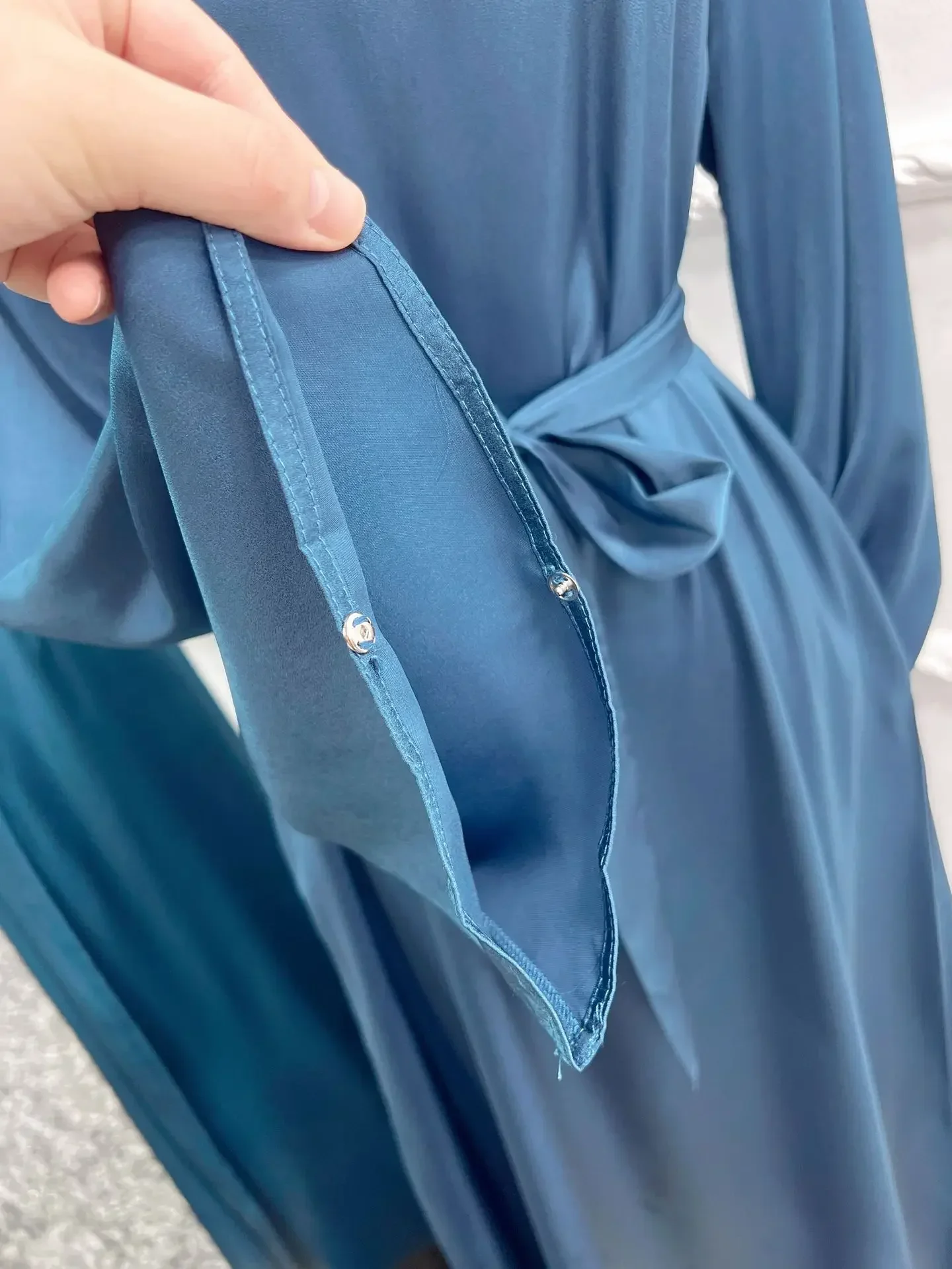 Muslim Fashion Satin Abaya with Pockets Belt Hijab Dress Closed Abayas for Women Dubai Turkey Ramadan Eid Islam African Clothes