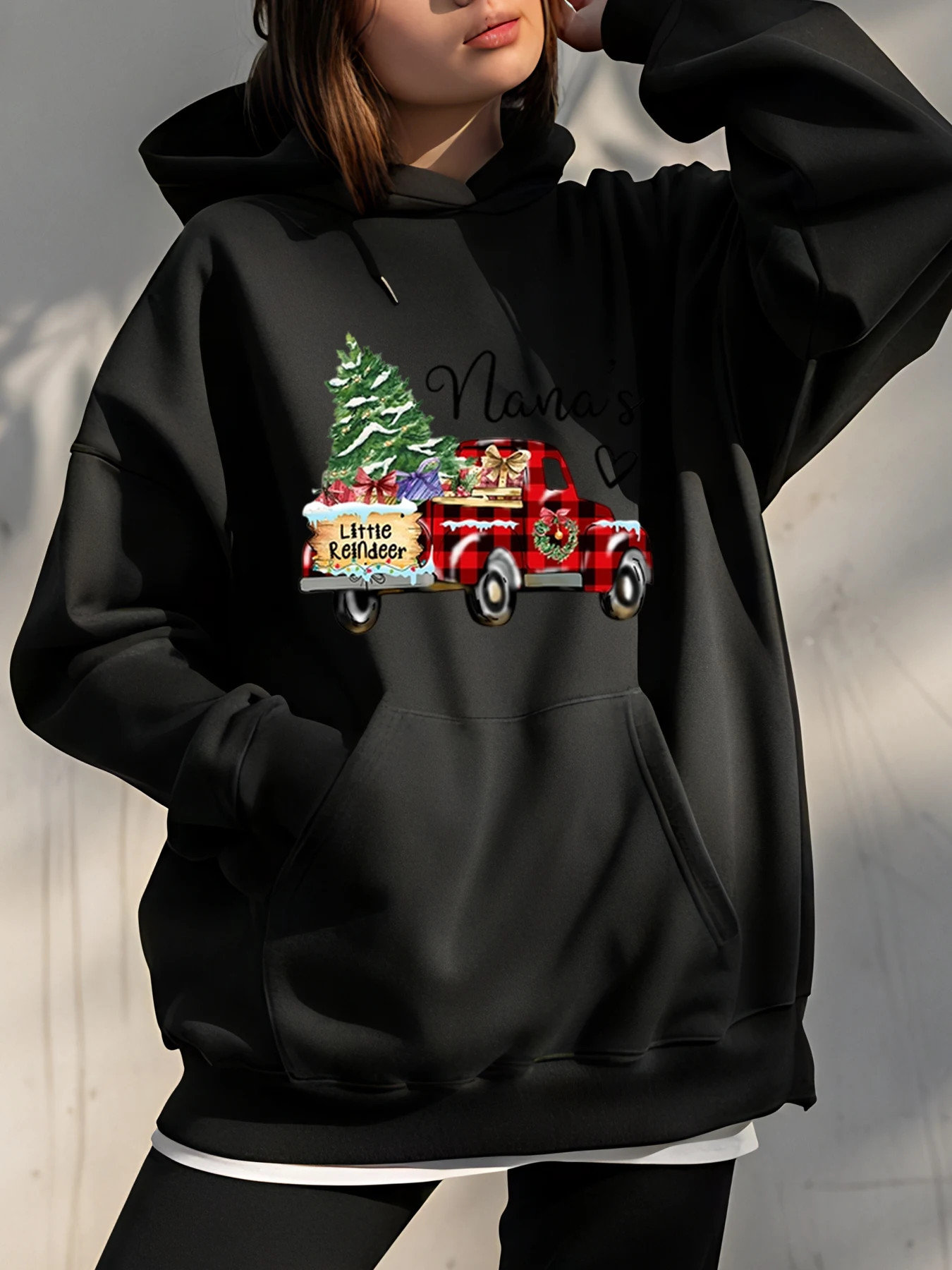 

Рождественская толстовка с капюшоном для грузовика и дизайном Nana's Little Red Loader для женщин, повседневная зимняя одежда
