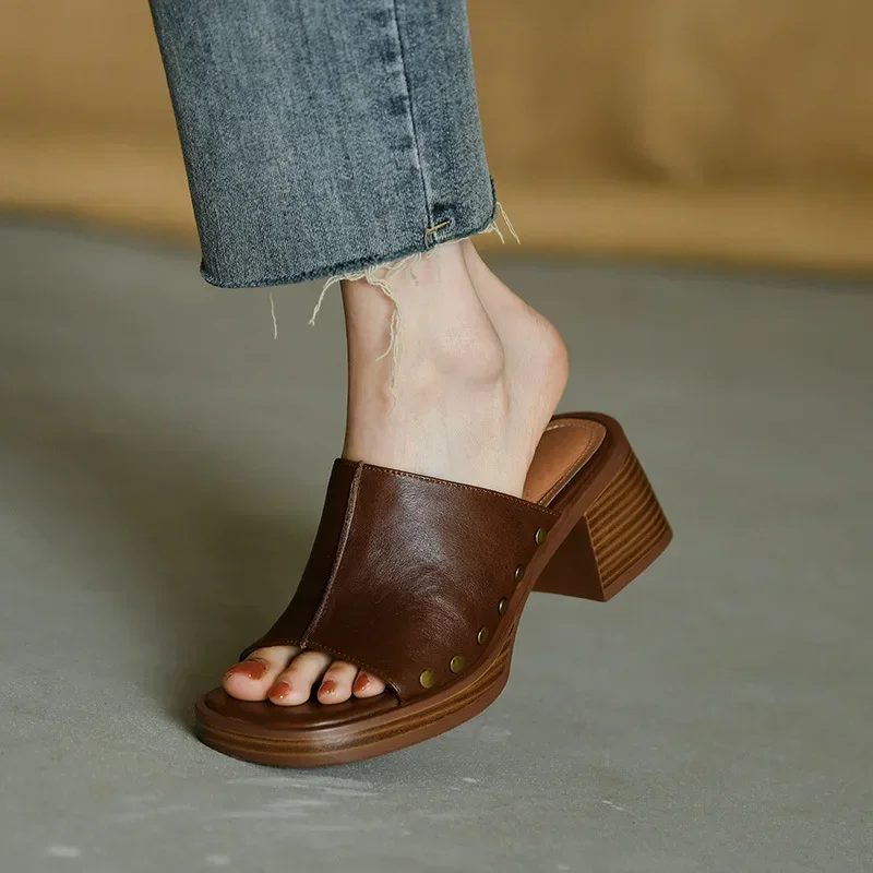 Zapatillas de playa para Mujer, Zapatillas Retro antideslizantes de suela gruesa de verano, zapatos cómodos de tacón alto para Mujer, Zapatillas para Mujer 2025