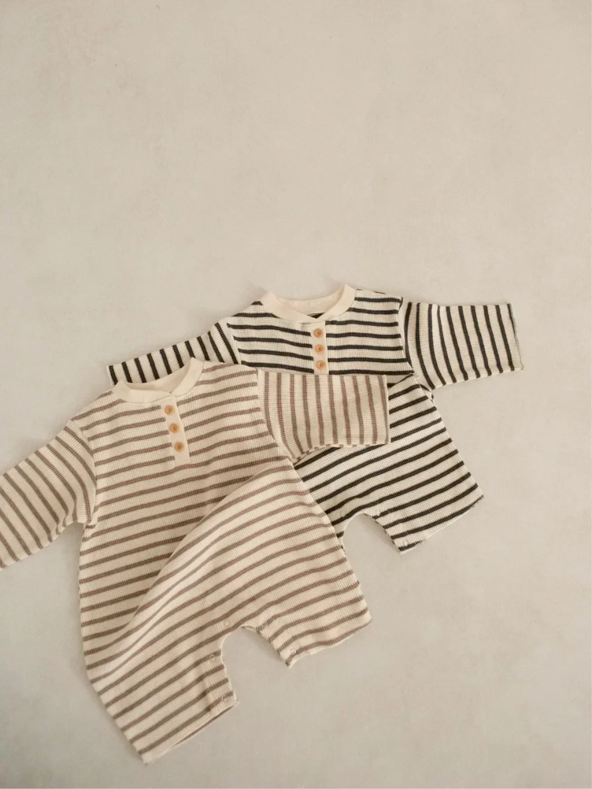 

2024 Spring Autumn Newborn Baby Striped Waffle Romper + Cap 2pcs Boy Girl Infant Cotton Casual Jumpsuit Set Kid Loose One-piece