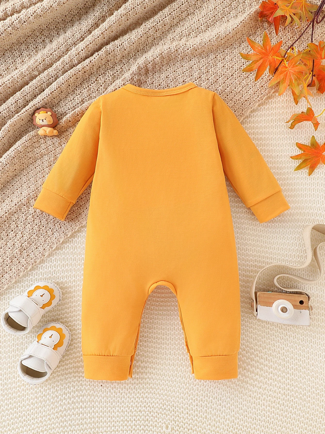 Baby-Jungen-Herbst-Langarm-Body, 1-teilig, Cartoon-Tier-Print, zweifarbiges Design mit geteilten Trägern, Rundhalsausschnitt – Detail 2
