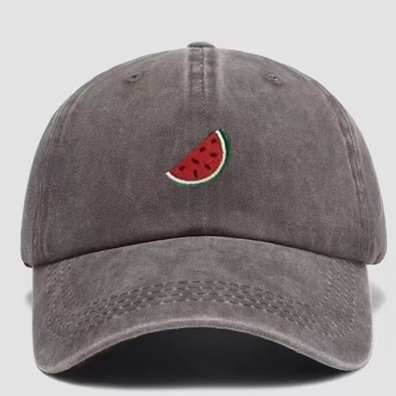 Une casquette de baseball de style rétro adaptée aux hommes et aux femmes, avec un motif pastèque et conçue pour la protection solaire extérieure
