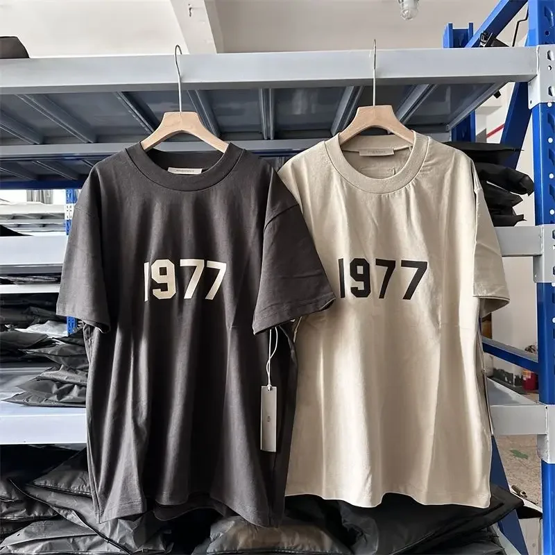 تريند ماركة 1977 الطباعة الرقمية للرجال والنساء طاقم الرقبة قصيرة الأكمام تي شيرت زوجين الصيف العلامة التجارية الأمريكية العصرية #4