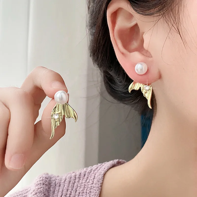 Korean New Fashion Pearl Mermaid Tail Gold Colour Stud Earrings Simple Exquisite Crystal Statement Earrings Women's jewelr