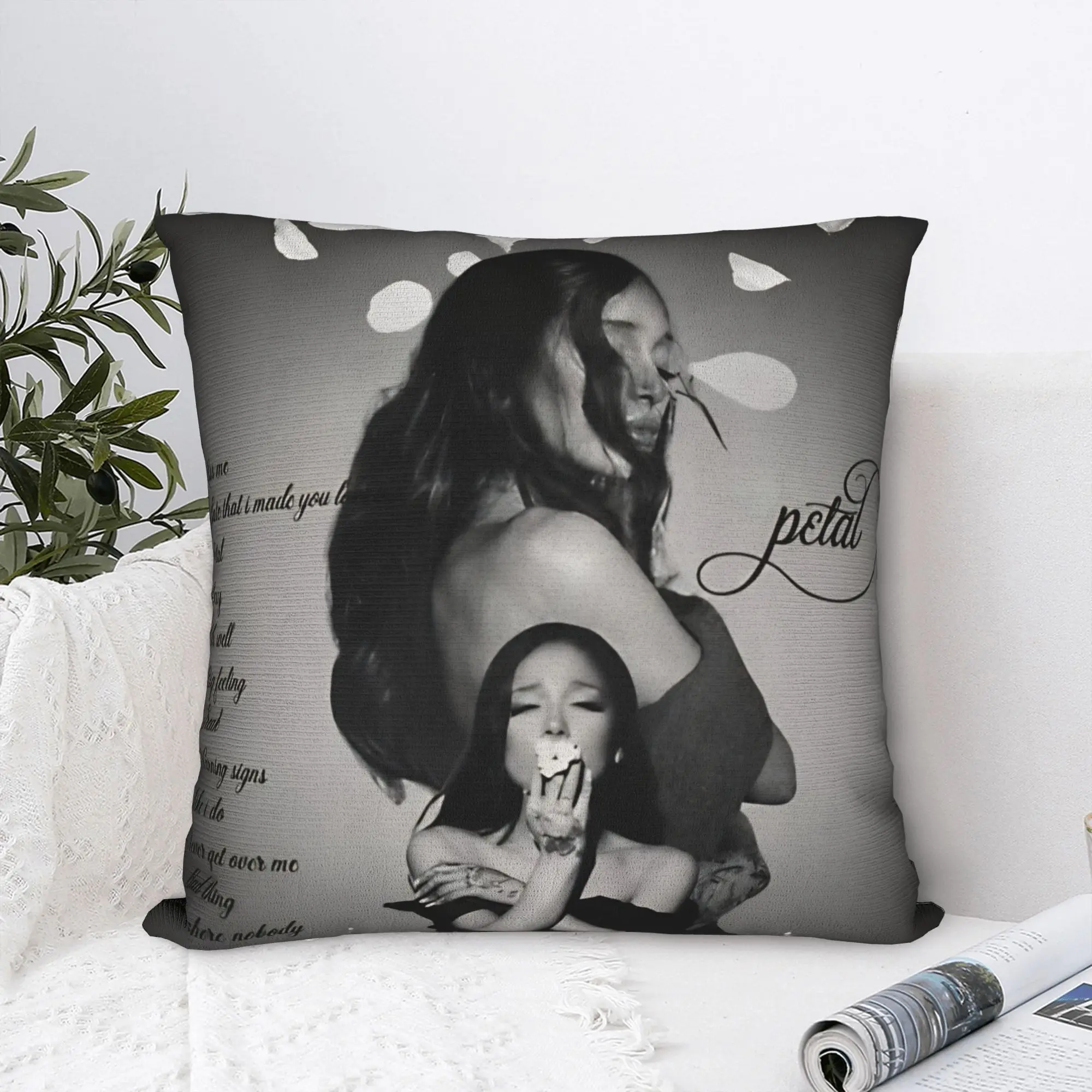 Singer Arianas Grandes  Petal  Pillowcase Polyester Cushion Cover Gift Throw Pillow Case Cover Home Drop Shipping 40X40cm