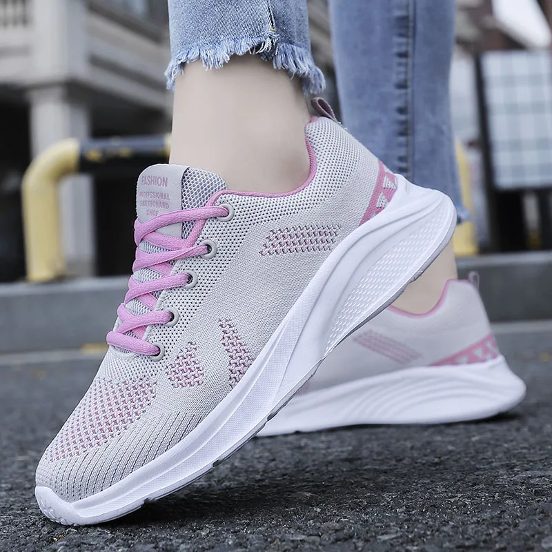 Scarpe Casual da donna Moda Scarpe basse in mesh traspirante da passeggio Sneakers Donna 2025 Scarpe vulcanizzate da palestra Calzature femminili bianche