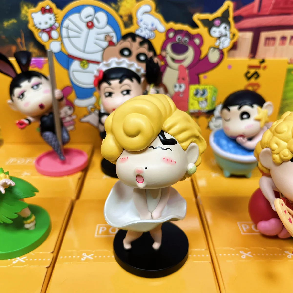 

Cos Toy Crayon Shin chan Cos Series Gift Box Fashion Gift Box Cute Character Birthday Gift