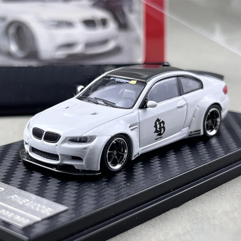 

Машинка FM 1:64 M3 E92 LBWK, литая под давлением, из сплава, миниатюрная модель автомобиля для детей