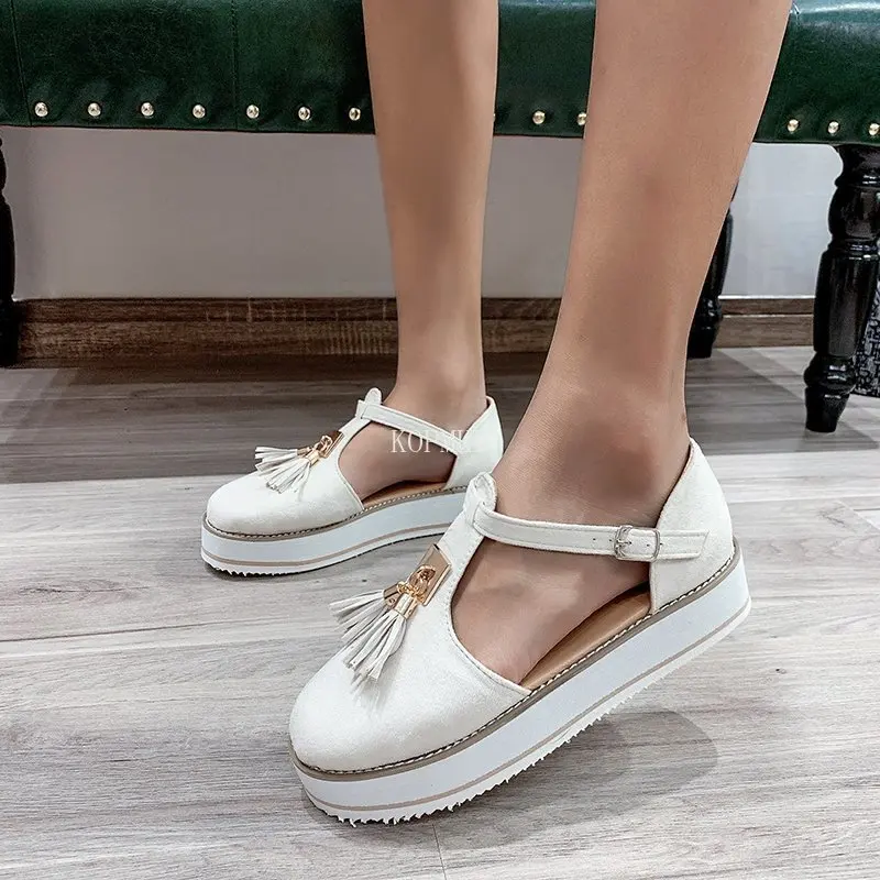 Bán Rỗng Ra Giày Sandal Nữ Khóa Dây Đeo Đàn Tua Rua Mùa Hè Giày Chaussures Femme Phẳng Nền Tảng Sandalias Giày Thời Trang