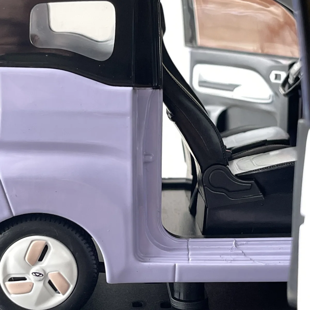 نموذج سيارة مصنوع من خليط معدني من آيس كيو كريم، نموذج جيتور شيري، كونترو أفانتيير، عرض المجموعة، ماسادا، عي قار، بيربا، 1:16