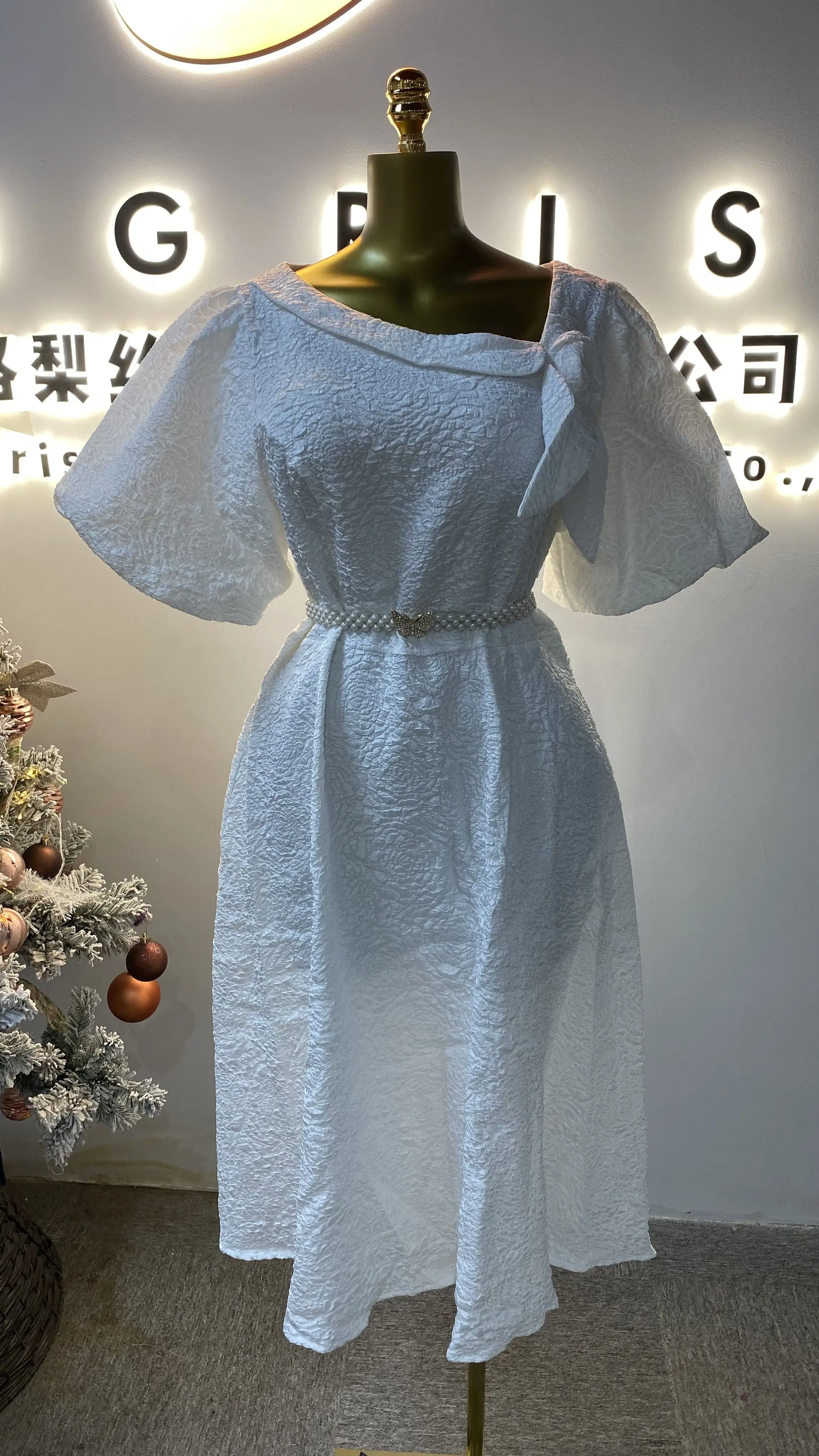 2025 Autumn New Fashion Tassel Belt Decorated Slim Fit Suit Jacket with Button Closure and Lace Trim-GZXX082