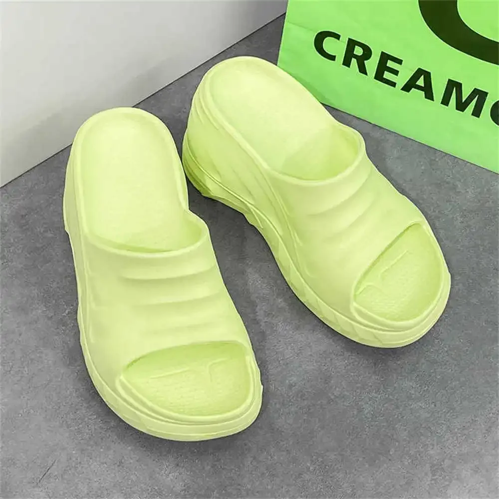 

Beige Slip Resistant Outdoor Slippers Red Shoes For Women Transparent Women's Sandals Sneakers Sport Style Shooes Deporte