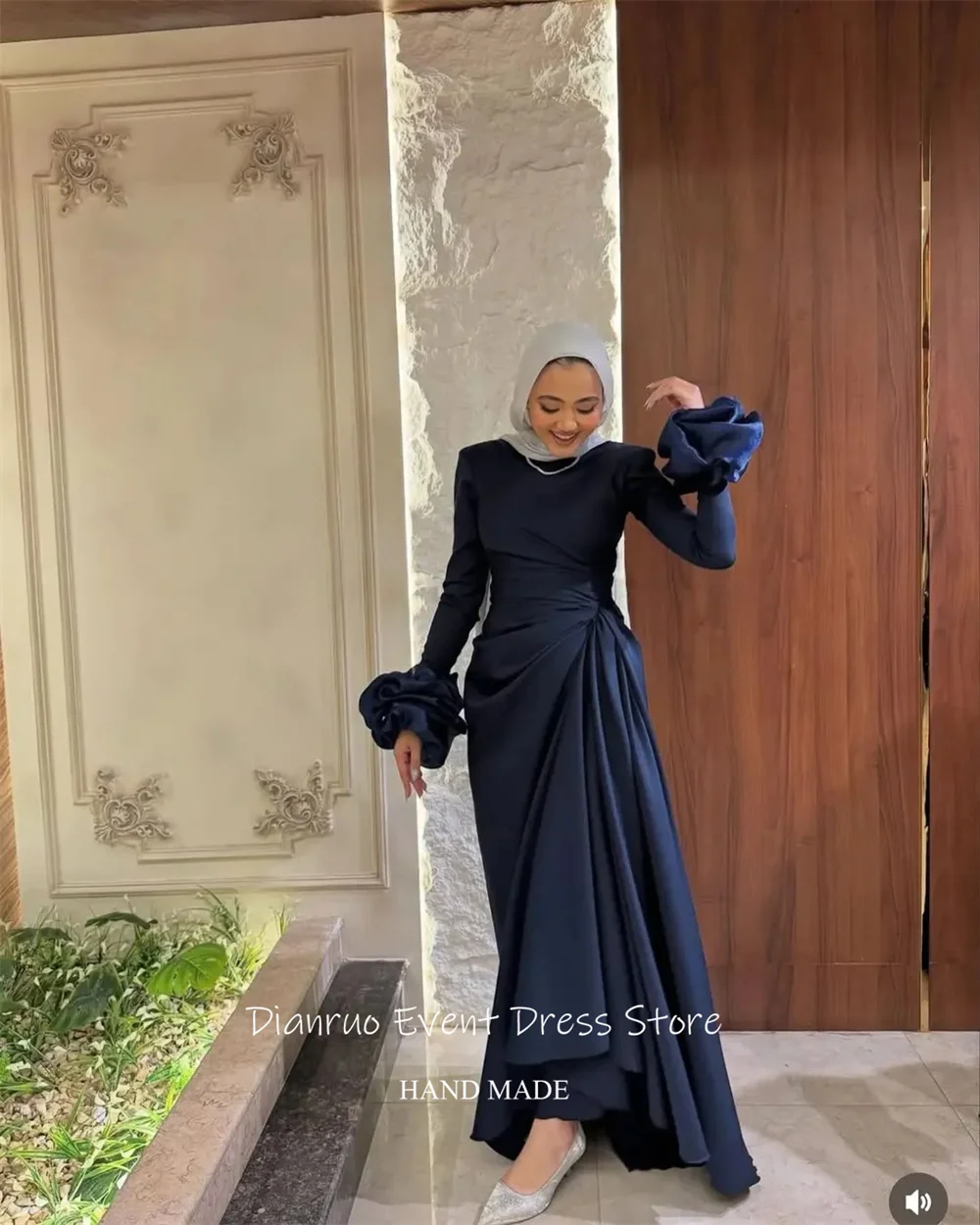 Dianruo パフスリーブフレアカフスイブニングドレスシックなサテン特別な日のガウンドレーププリーツセレブドレスカスタマイズ