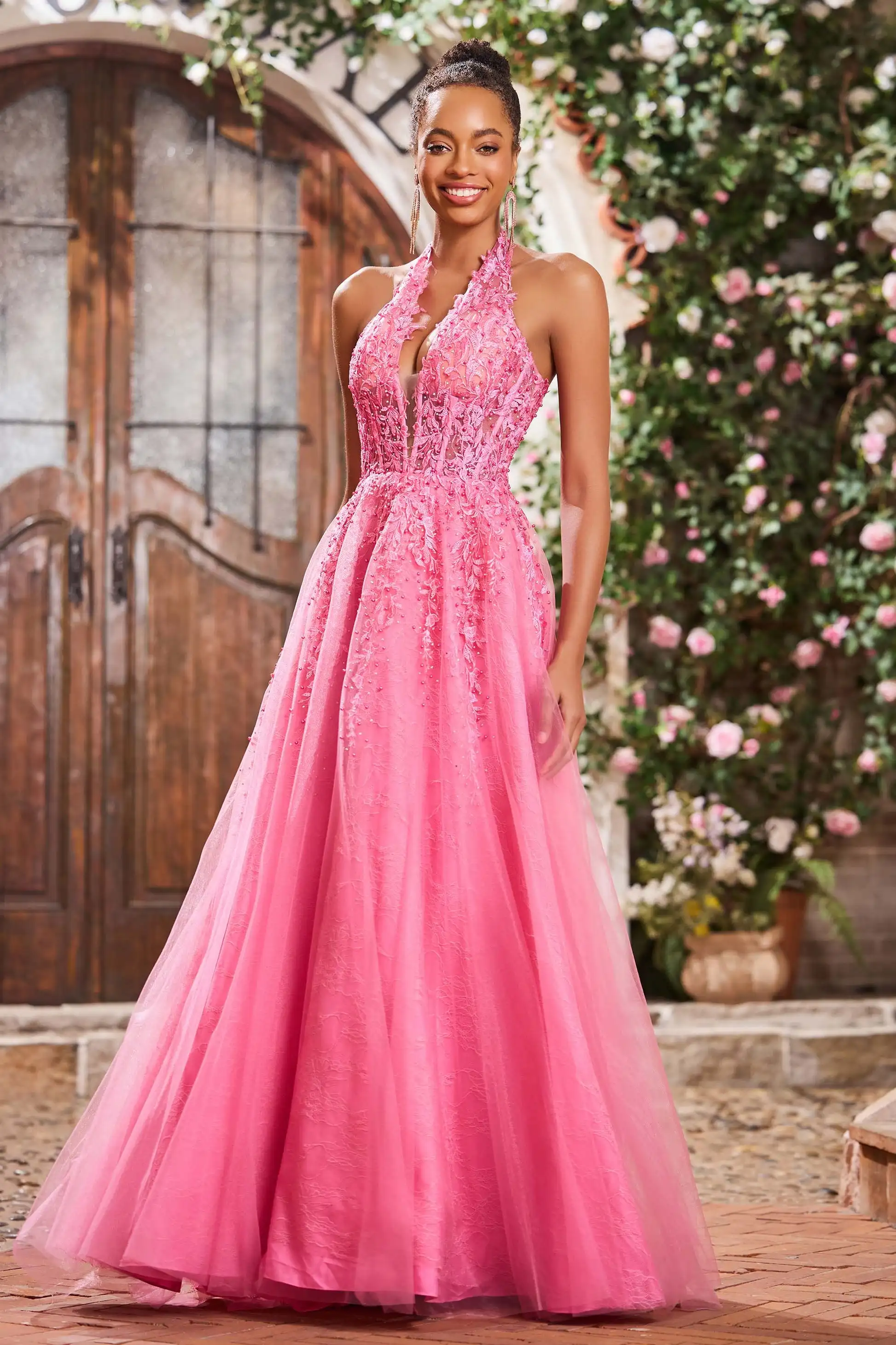 

Tulle Halter A-line Long Prom Dresses Women's Sexy Backless Sleeveless Appliques Pearls Luxury Evening Gowns Graduation Party