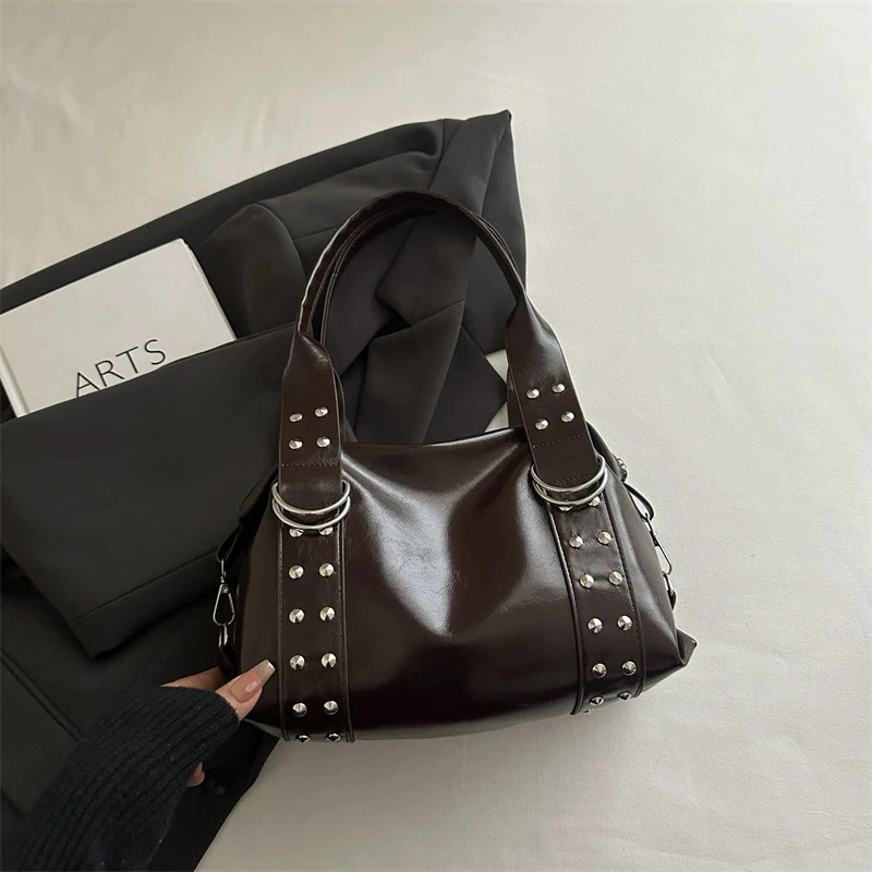Vintage-Stil PU-Leder Damen Schultertasche Große Kapazität Hochwertige Modische Nieten-Handtasche Y2K Motorradtasche für den täglichen Gebrauch – Detail 28