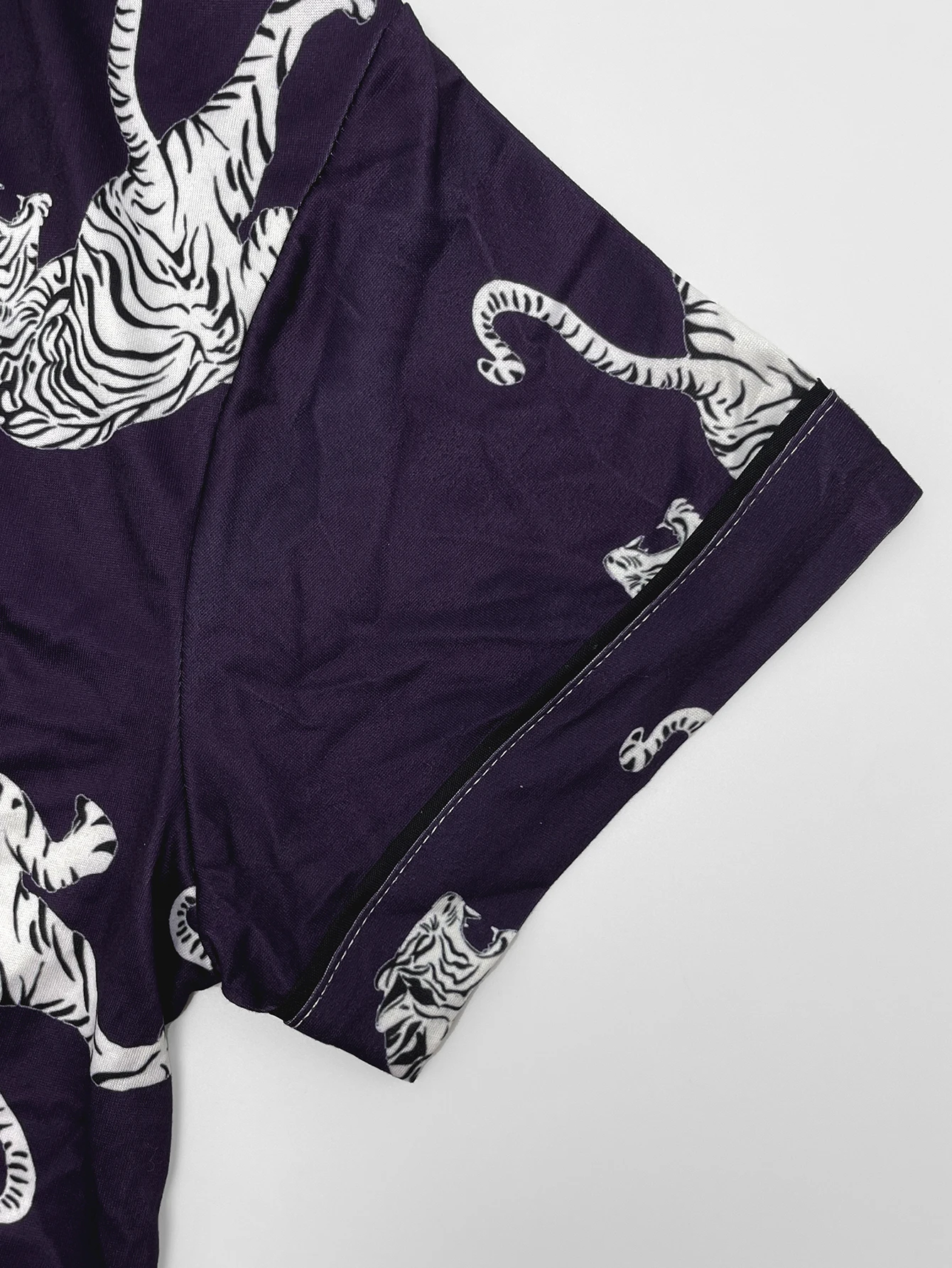 2-Piece Set of Standard Size Women's Four-Season Spring and Summer Pajamas Set for Women, Casual and Fashionable Animal Print Sh