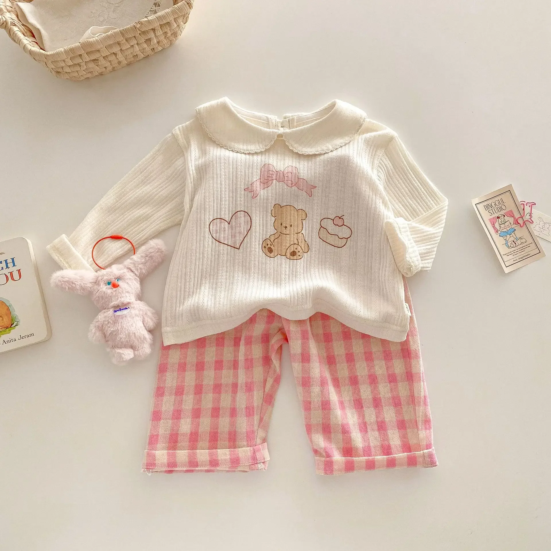 Children clothing set for Girls clothes foreign style 2025 new spring baby Korean version love bear T-shirt and pants