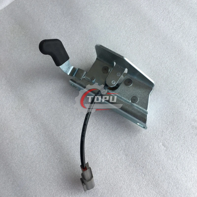 Front Door Latch 7109661 for Bobcat S450 S510 S550 S650 S750  751 753 763 773 863 864 873